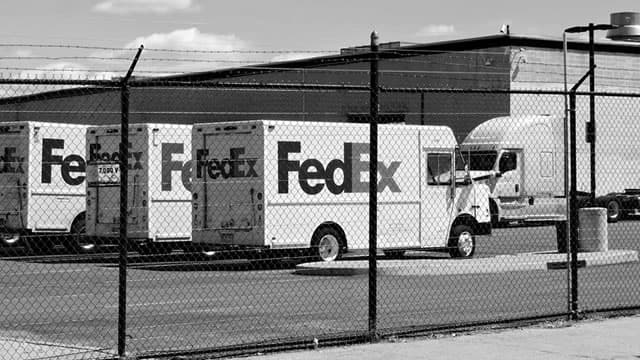 Goldman Sachs Trims FedEx Forecast, Cites B2B Weakness, Tariffs And Industrial Slowdown