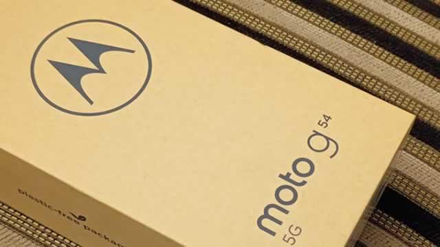 Motorola raises full-year forecasts on steady demand