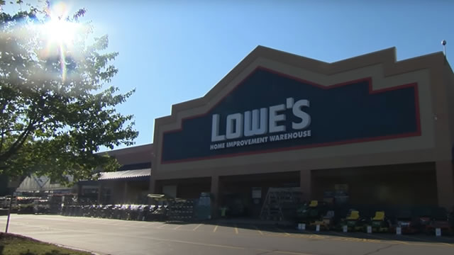 Lowe's Builds A Strong Case For Investors
