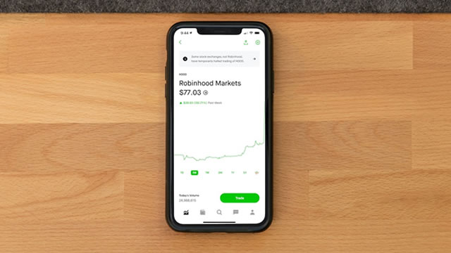 Robinhood Director Sells Millions, But HOOD Stock Eyes Gains