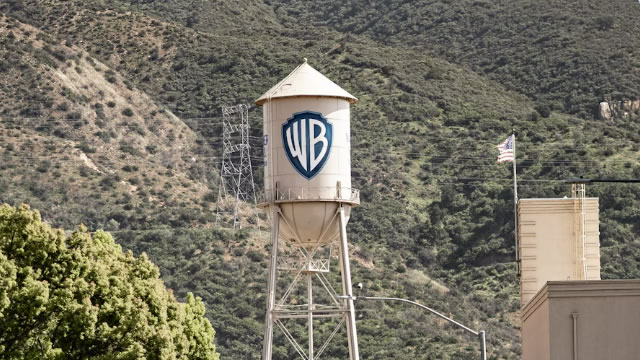 Superman An Immigrant? Superhero Actor Says Warner Bros.