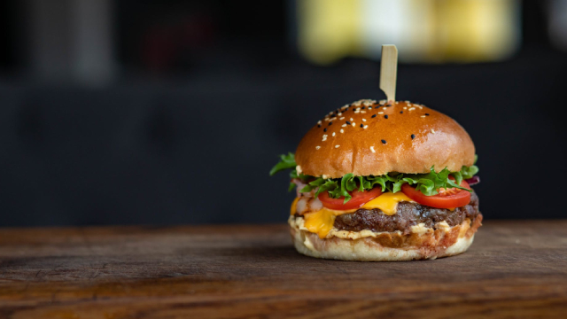 Restaurant Stock Ripe For Upgrades, Bullish Price Action