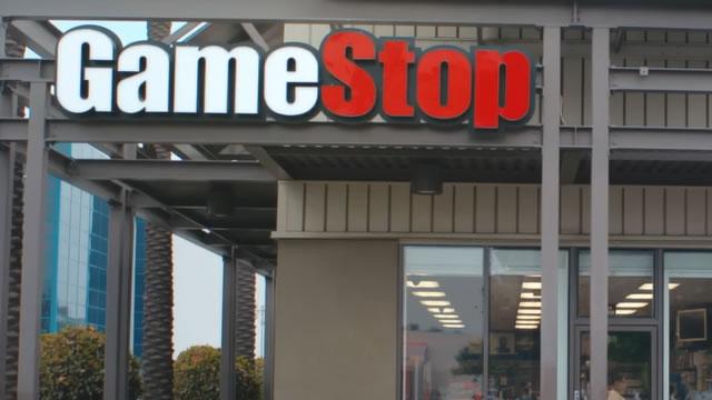 GameStop Swings to a Profit Despite Revenue Dip