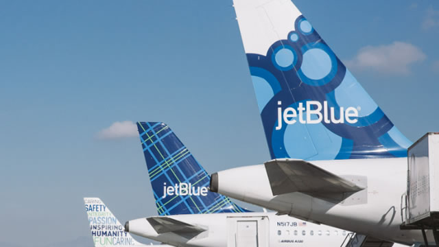 JetBlue Withdraws Outlook, Expects Soft Demand