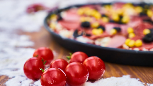 Restaurant Stock's Pullback Poses Buying Opportunity