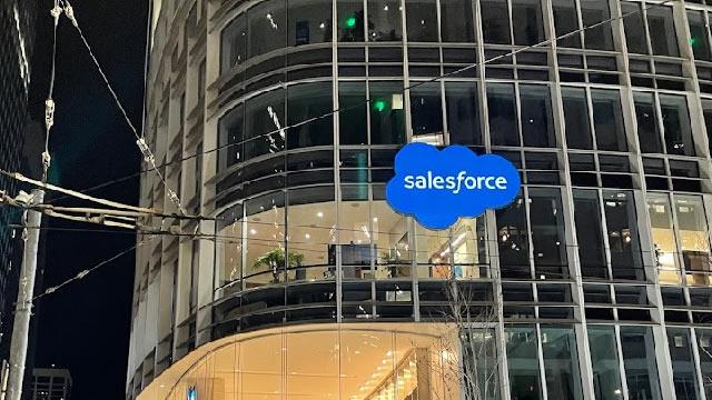 Moskowitz: By mid-December, Salesforce signed over 1,000 paid deals for AgentForce.