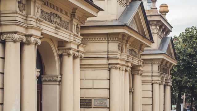 Banks boosted by trade and economic hopes, but Tim And Karen fade Citi