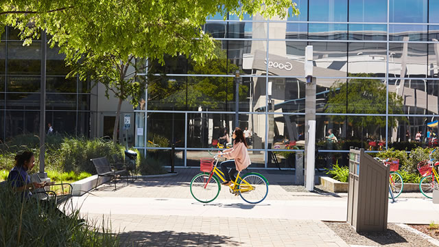 Google adds ‘Simplify' tool to iOS app to make dense web content easier to read