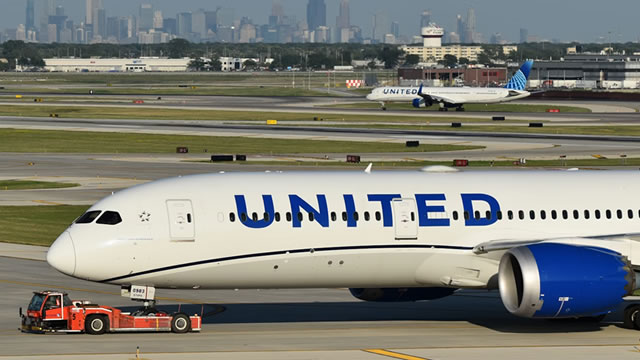 United Airlines flight attendants are set for pay rises of up to 45%