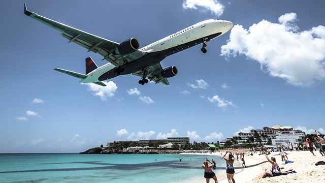 Top Wall Street Forecasters Revamp Delta Air Lines Expectations Ahead Of Q2 Earnings