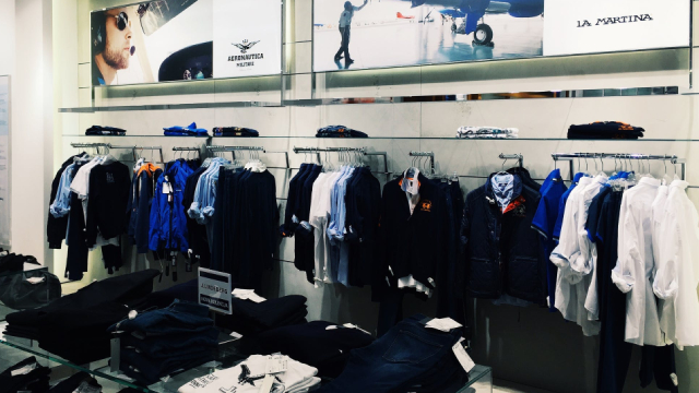 Abercrombie & Fitch: Reviewing Tariffs' Significance As Stock Cheapens