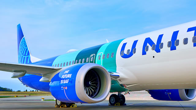 United Airlines Cancels Newark Flights After FAA Staff Walks Out