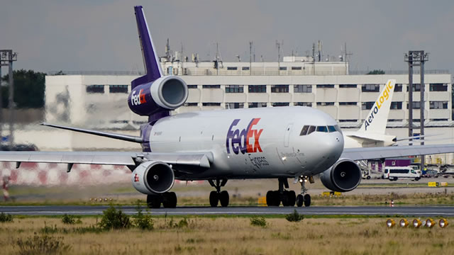 FedEx Risks Mount As Tariff Pressure Remains: Analyst Warns Of Increased Reporting Complexity