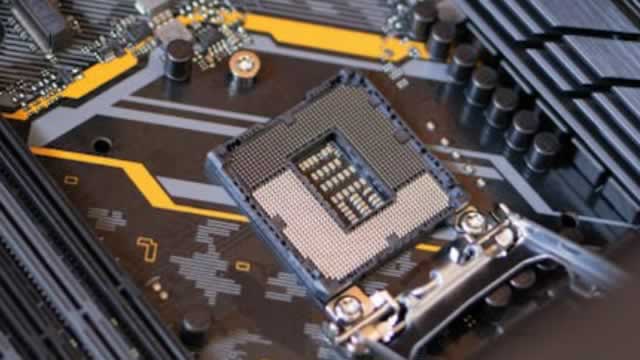 NXP second-quarter revenue falls 6%