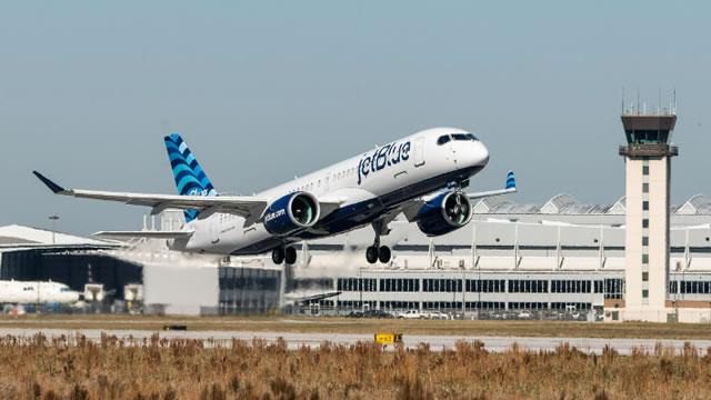 JetBlue Sees Landmark Fine for ‘Chronic Flight Delays.' Airline Stocks Are Down.