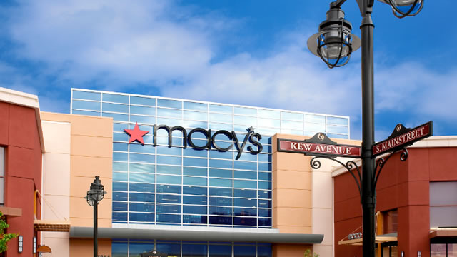 Struggling Macy's Stock Flashing Bearish Signal