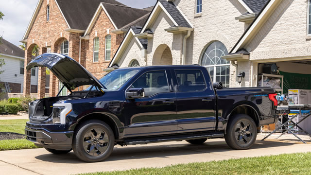 Ford Calls Most Employees Back to Office 4 Days a Week, Starting in September