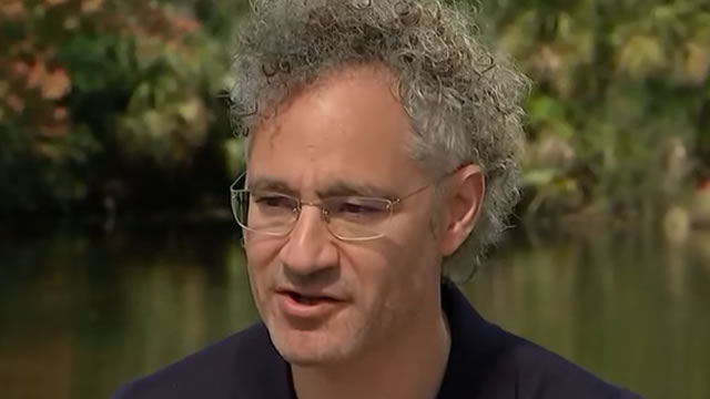 Identify Outliers Like Palantir with Money Flows