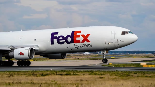 FedEx Momentum Soars On Possible Billion-Dollar Windfall As Federal Court Rejects Trump's Bid To Stall Tariff Refunds