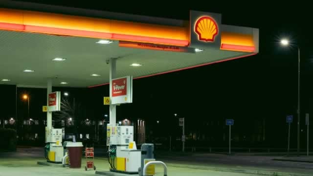 Edison to buy U.S. LNG from Shell in 15-year deal starting 2028