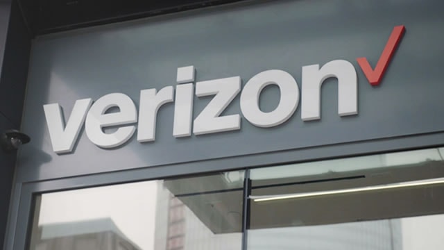 Thousands of Verizon customers suffer outage after ‘software issue'