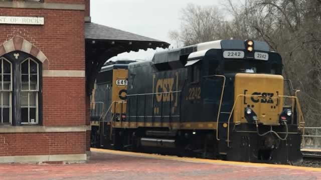 CSX Stock Climbs After Q2 Earnings Beat Estimates