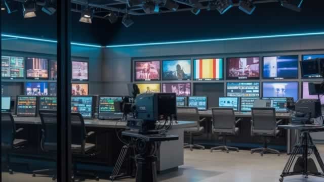 'Fast Money' traders on Netflix, Paramount shares amid WBD bidding war