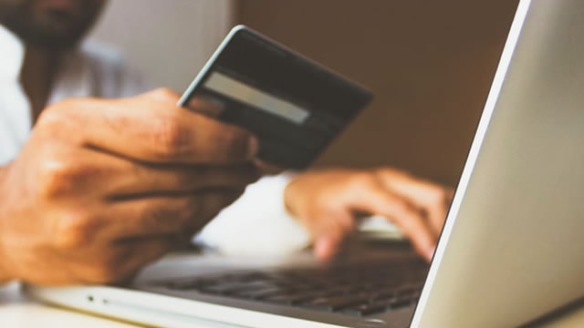 Trump calls for a one-year 10% cap on credit card interest in a Truth Social post