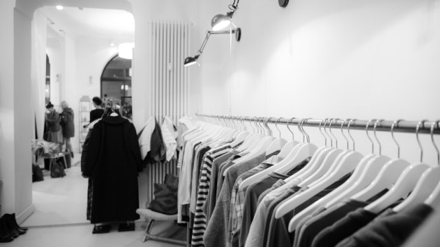 Abercrombie says core shopper is being more discerning but still spending