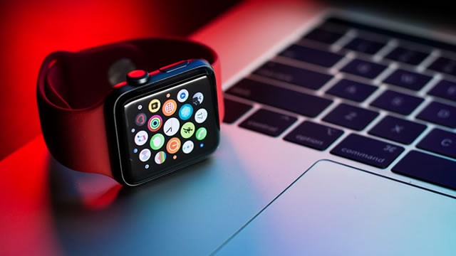 Apple misses on AI in 2025