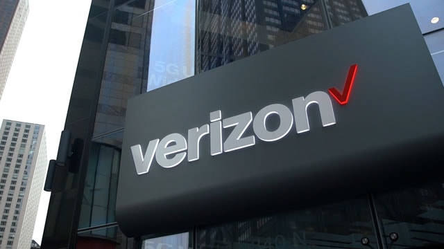 Verizon taps former PayPal boss Dan Schulman to be CEO as telecom giant grapples with slowing growth