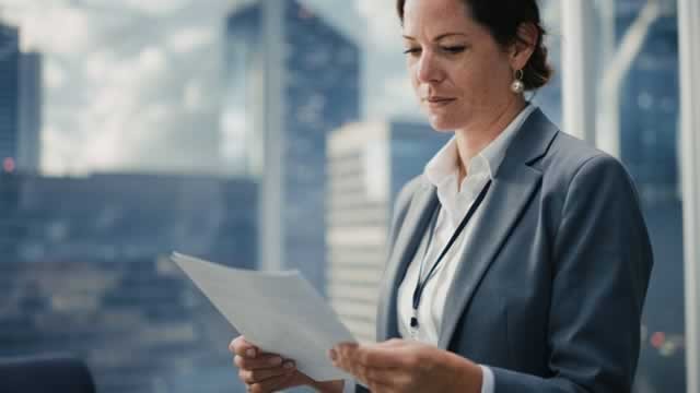 Investors poured billions into private credit. Now many want their money back