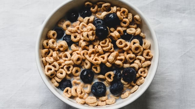 Nasdaq Falls Over 100 Points; General Mills Earnings Top Views