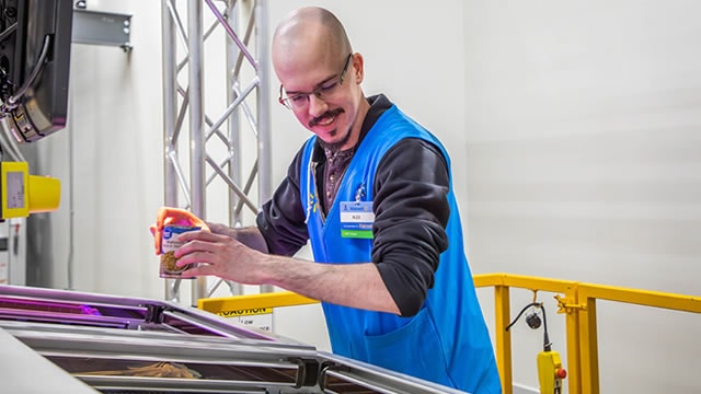 Should Walmart Really Be Trading Like a Tech Company?