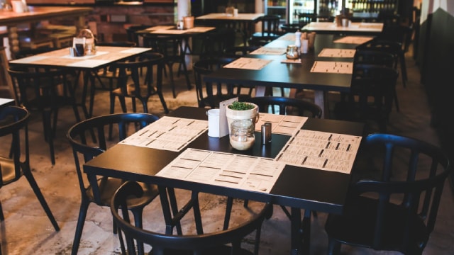 Wingstop Stock Slides As Same-Store Sales Guidance Falters