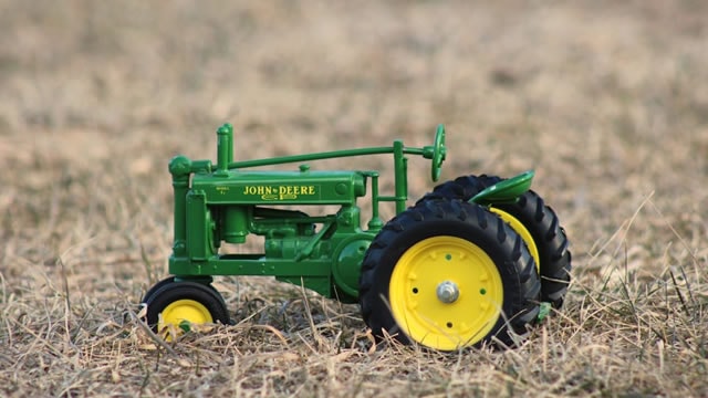 Deere Beats Q2 Estimates, But Ag Weakness Weighs on Outlook