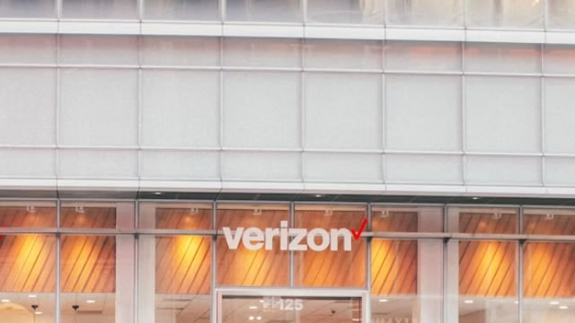 Verizon Revenue Ticks Down, Profit Falls on Joint-Venture Costs