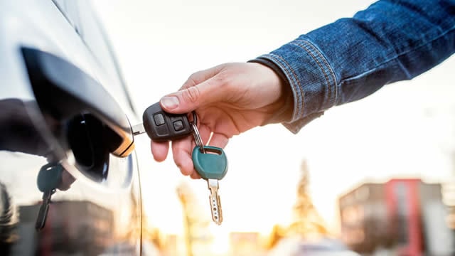 Options For Income: How To Get 10% Yield From URI Stock?