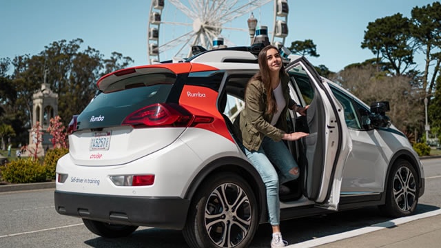 GM delays next-gen EV truck program, Crain's Detroit reports