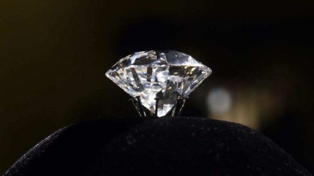 Signet Jewelers CEO: Lab grown diamonds make diamond jewelry more accessible