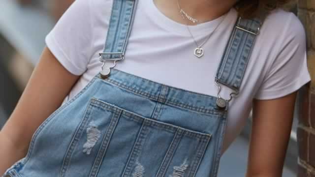 5 Retail Stocks That Could Deck the Halls—or Wreck Portfolios