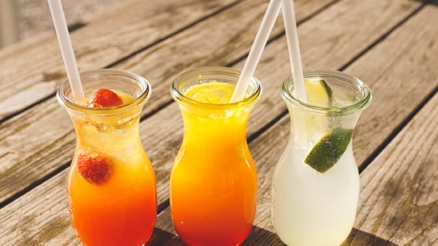 Constellation Brands' quarterly sales dip less than expected on steady beer demand