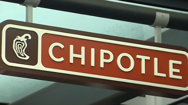 More diners are eating at Chipotle despite higher prices, bucking Wall Street's concerns about restaurants