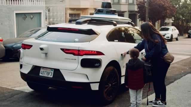 Feds ask Waymo about robotaxis repeatedly passing school buses in Austin