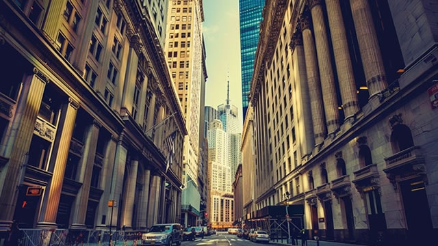 Wall Street's Most Accurate Analysts Spotlight On 3 Defensive Stocks Delivering High-Dividend Yields