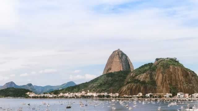 Brazil stocks hover near record highs as commodities, banks drive gains