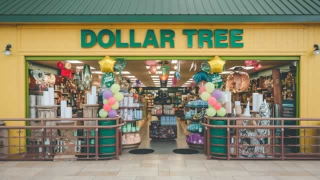 Dollar Tree Stock Hits 52-Week Highs: Analyst Predicts Higher Earnings, Share Buybacks – 'Attractive Total Return For Shareholders'