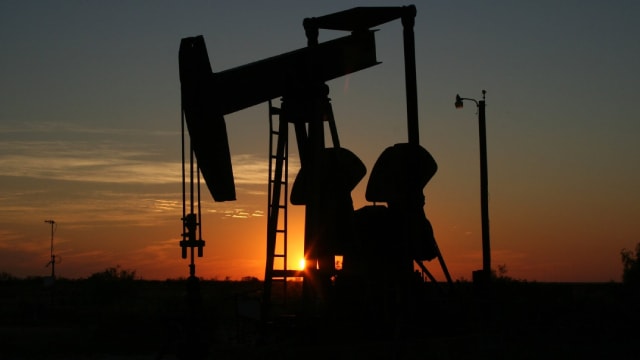 Eni taps JPMorgan as adviser for potential cracking plant sale, source says