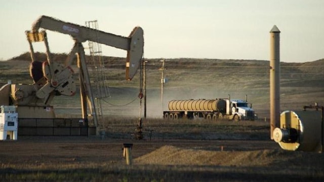 Shale producer Devon Energy approves $8 billion share buyback plan