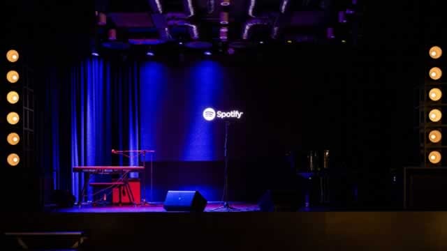 Spotify will now let free users pick and play tracks